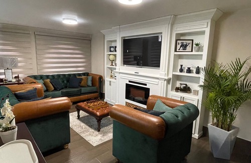 Ibarra Casa | Miller’s Townhouse