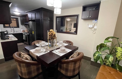 Ibarra Casa | Miller’s Townhouse