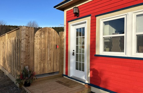 Spaniard's Bay Cabaña | Millie's Bay Heaven - Historic Cottage on the Sea