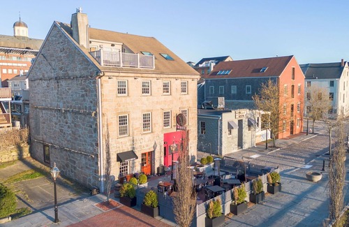 New Bedford Apartamento | Millie's: Luxury 2 Story 2 Bed/2Bath Penthouse in Historic Downtown New Bedford