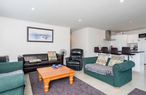 Mangawhai Heads Cabaña | Millies Place - Mangawhai Holiday Home