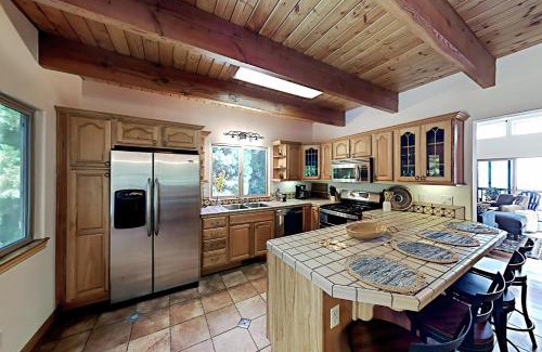 Crestline Casa | Million Dollar Mountain View
