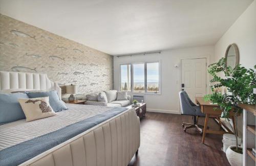 Petoskey Casa | Million dollar sunset views 5Min to DT Petoskey