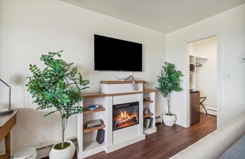 Petoskey Casa | Million dollar sunset views 5Min to DT Petoskey
