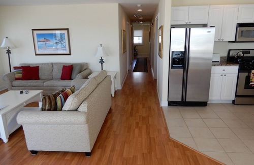 Wildwood Crest Condominio | DEALS! BEACH BLAST! 4th of JULY! MILLION DOLLAR VIEWS@THE MONARCH! POOL! VIEWS!