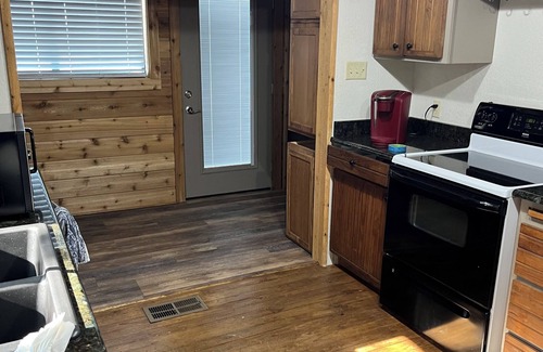 Spicewood Casa | Million Dollar Views! Charming 2-bedroom house in lovely Spicewood with WiFi, AC
