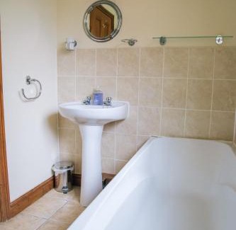 Malpas Cabina | Millmoor Farm Holidays