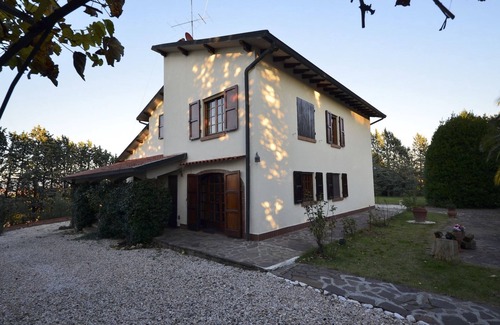 Guardistallo Casa | Molini 6, una casa familiar bien equipada con un gran jardín en Meernä