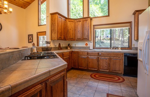 Dorrington Cabina | Millville Chalet w/ Summer Pool Access!