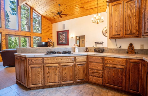 Dorrington Cabina | Millville Chalet w/ Summer Pool Access!