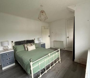 New Addington Casa | Milne Park Guest House