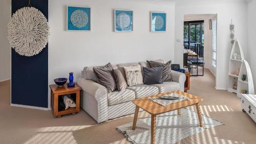 Vincentia Casa | Milo's at the Bay by Experience Jervis Bay