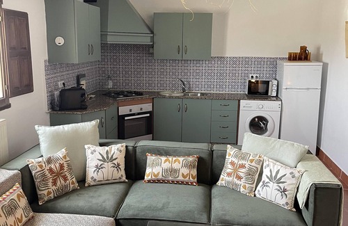 Huercal-Overa Apartamento | Miluna Oasis Suites - Sleeps4-pool-mountainview