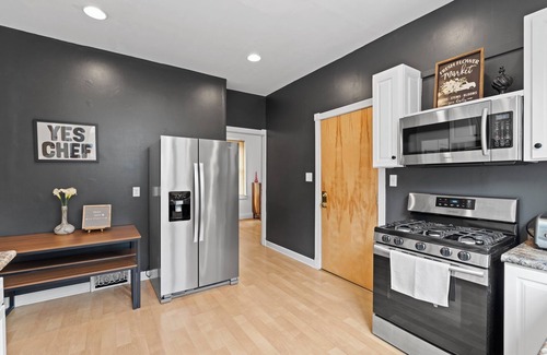 Bay View Casa | Milwaukee Bayview Getaway with Private Hot Tub