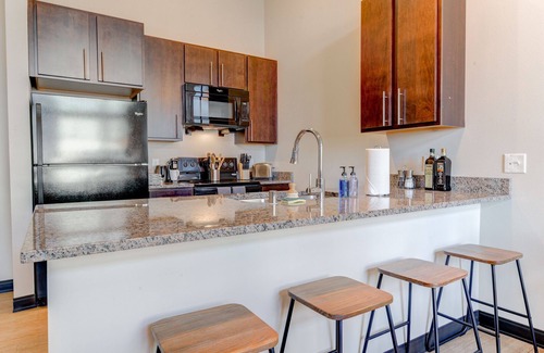 Westown Apartamento | Milwaukee Charming 1BD 1BA Downtown Apartment