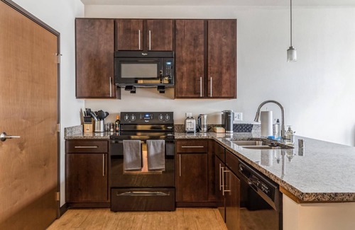 Westown Apartamento | Milwaukee Executive 1BD 1BA Downtown Apartment