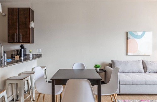 Westown Apartamento | Milwaukee Executive 1BD 1BA Downtown Apartment