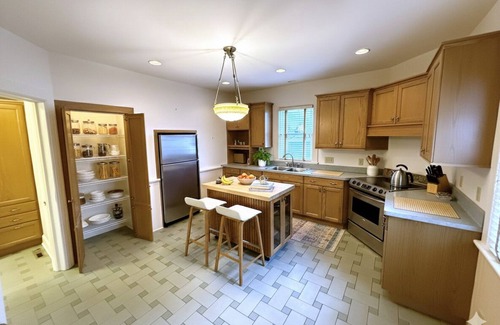 Milwaukee Apartamento | Milwaukee Riverview Flat, Skyline Views, near Downtown. Walk to Breweries!