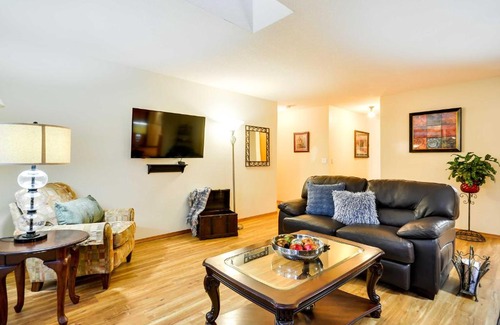 Oak Grove Casa | Milwaukie Home with Covered Porch Dogs Welcome!
