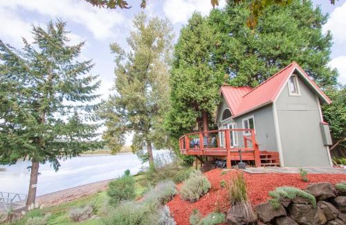 Jennings Lodge Casa | Milwaukie Riverfront Guest House