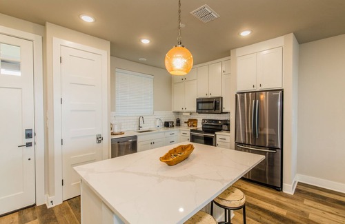 Graford Condominio | "Mimi's Place" Waterfront Condo