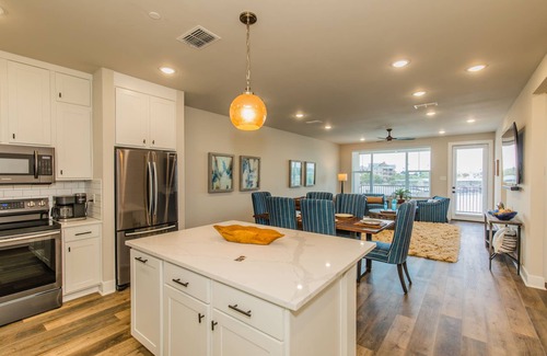 Graford Condominio | "Mimi's Place" Waterfront Condo
