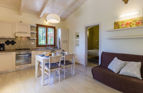 Mondavio Apartamento | Mimosa apartment in Agriturismo Villa Beatrice, just 15 minutes from the beach