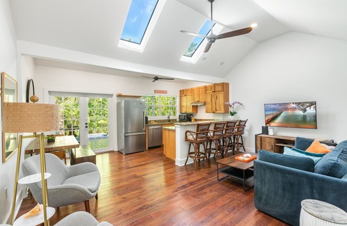 The Meadows Casa | MIMOSAS ON PINE ~ 3 Bedroom 2.5 Bath Home w/Pool & Great Spring/Summer Deals!