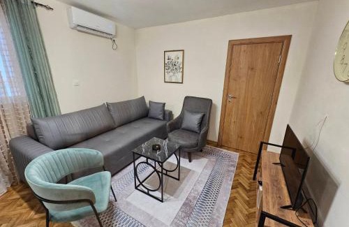 Maini Apartamento | Mimoza Apartment in Budva