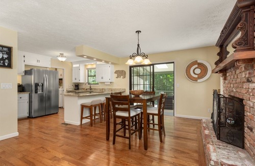 Hendersonville Casa | Mindful Manor Peaceful Retreat