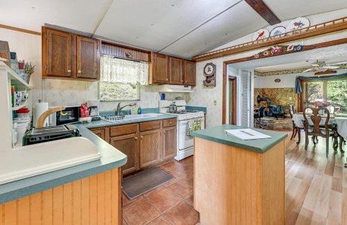 Franklin Casa | Mine for Gems and Chase Waterfalls Franklin Retreat