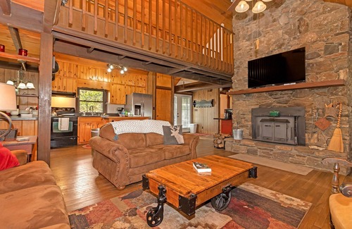 Pisgah Forest Cabina | Mine Mountain Cabin, convenient location!! 4 bedrooms, real log cabin