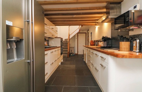 Troon Casa | DESCANSO PARA MINEROS, admite mascotas, con chimenea en Troon, Ref 999183
