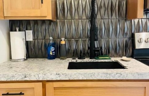 Nevada City Apartamento | Miner’s Studio - Striking industrial modern