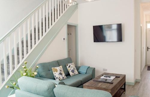 Girvan Casa | Miners Cottage