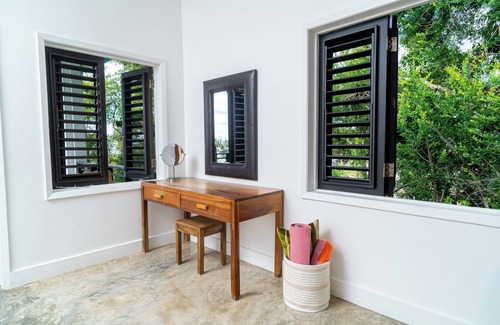 Treasure Beach Villa | Minerva House - Private Beachfront Retreat-Pool-Views-Staff