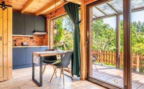 Szczytna Cabina | Mini Apartament Powozownia - Azyl tylko dla Dorosłych