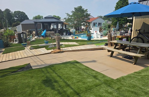 Dover Casa | Mini Aruba Glamper in Dover with WiFi, AC and guest access to backyard oasis