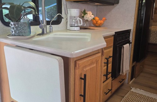 West Ridge Casa | Cozy RV in North San Diego County with WiFi, AC