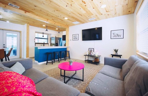 South Pinellas Community Council Casa | Mini golf course, private pool, Grill, Vacation Dream