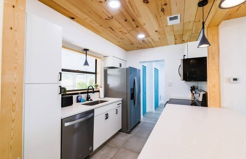 South Pinellas Community Council Casa | Mini golf course, private pool, Grill, Vacation Dream