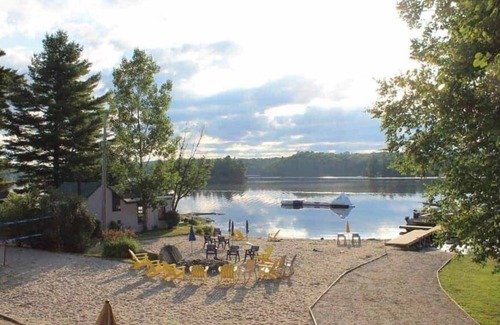 Seguin Cabina | Mini Home on the Lake