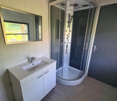 Verdun Casa | Mini maison indépendante avec terrasse