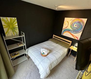 Filton Apartamento | Mini Studio with Private Patio and Free Parking