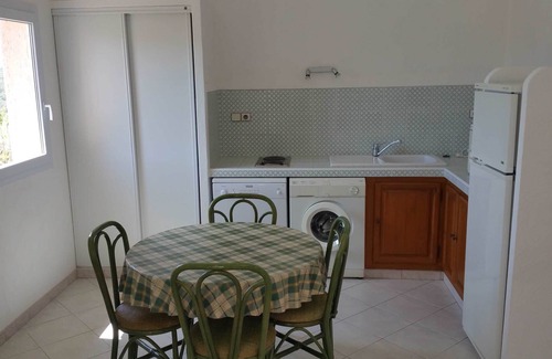 Santa Giulia Villa | Mini-villa N ° 10 1 habitación aprox. Vista panorámica de la piscina climatizada de 55 m².