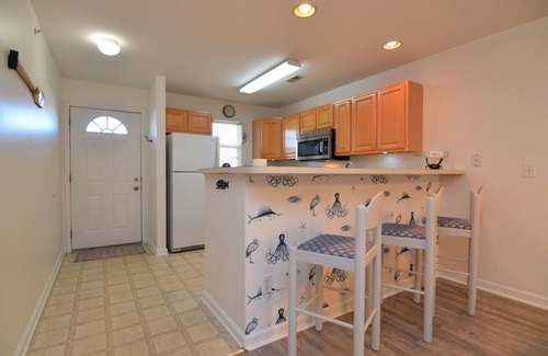 Rehoboth Beach Condominio | MINI-WEEKS IN SWEET POOL COMMUNITY CONDO, 1203 The Palms, Rehoboth Beach, DE