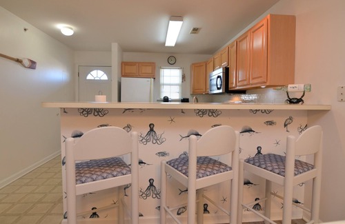 Rehoboth Beach Condominio | MINI-WEEKS IN SWEET POOL COMMUNITY CONDO, 1203 The Palms, Rehoboth Beach, DE