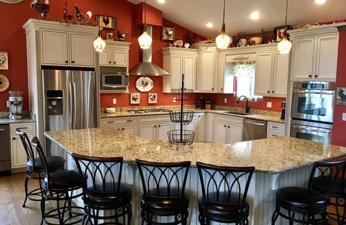 Big Creek Casa | 8BR / 7. 5Bath 2 Story Dock, 2 Kit, 5 Suites, Fire pit, Lakefront, 2 Ice Machines