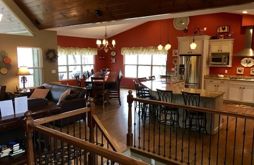 Big Creek Casa | 8BR / 7. 5Bath 2 Story Dock, 2 Kit, 5 Suites, Fire pit, Lakefront, 2 Ice Machines