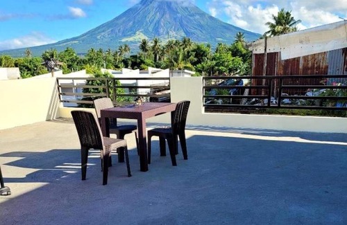 Legazpi Apartamento | Minimalist 1-Bedroom Apartment with parking Legazpi Albay